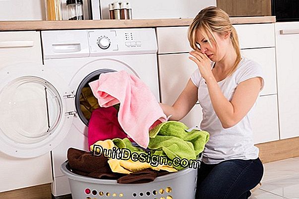 Fridge leaking, where does the flowing water come from?