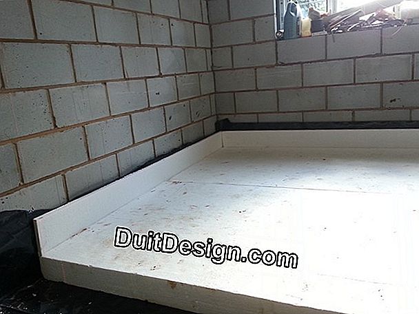 Insulate the concrete slab of a courtyard