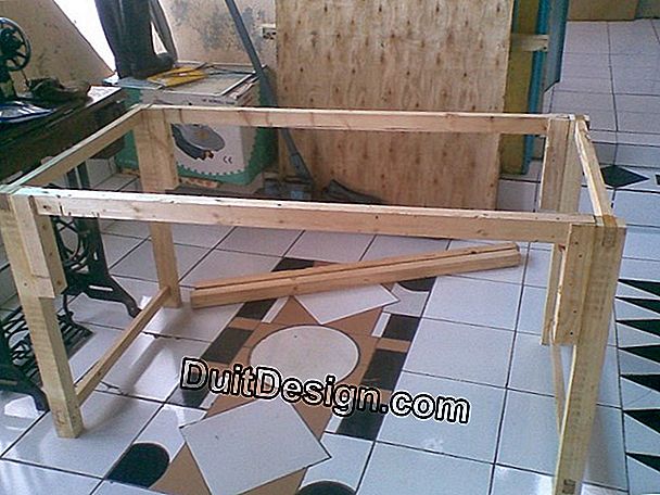 Buat meja dengan drum kayu (gulungan untuk kabel listrik)